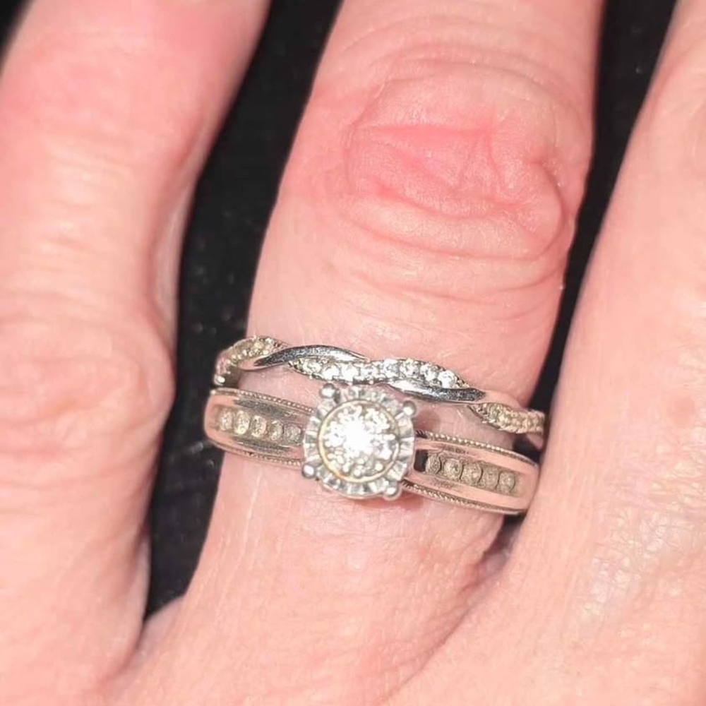 Beautiful 925 Sterling Silver And Diamonds Engagement Ring Size 6